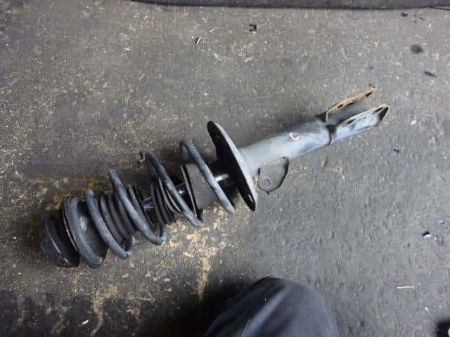 Front Left Strut TOYOTA Aqua 2012 DAA-NHP10 — photo 1