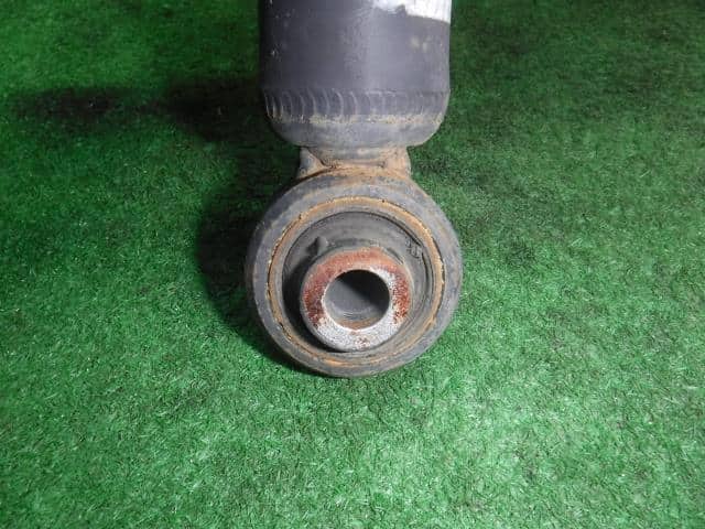 Rear Left Shock Absorber NISSAN Serena 2012 DBA-FC26 — photo 3