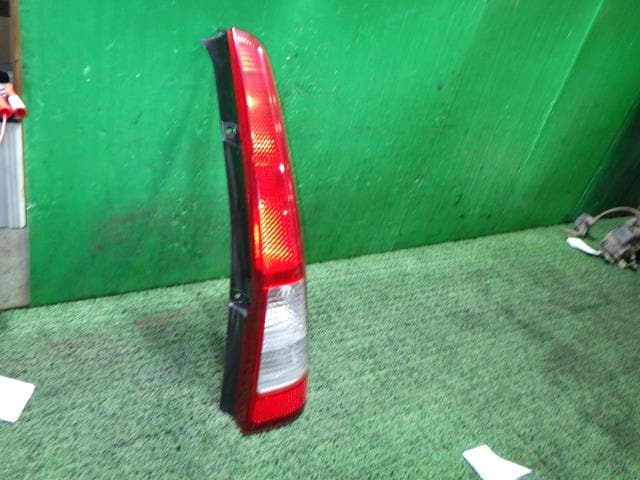 Right Tail Light DAIHATSU Mira 2004 LE-L250V — photo 3
