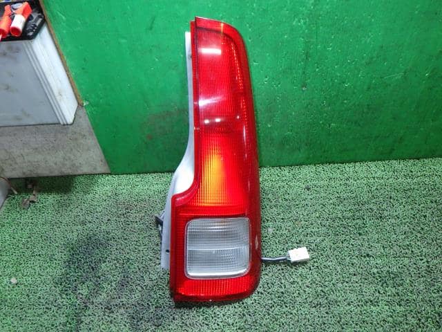Right Tail Light HONDA Life 1998 GF-JB1 — photo 1