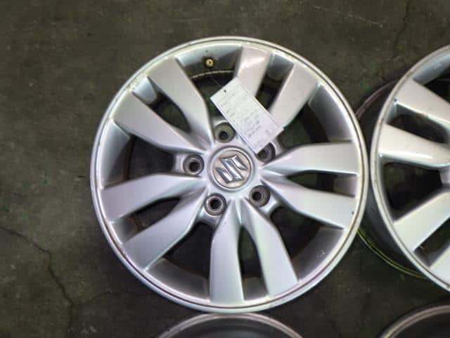 Wheel SUZUKI Landy 2012 DAA-SHC26 — photo 1