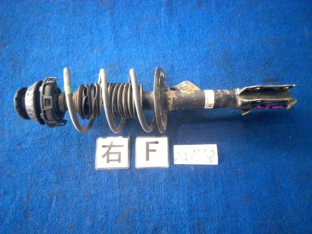 Front Right Strut HONDA Fit 2007 DBA-GD2 — photo 1