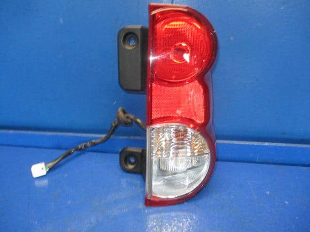 Right Tail Light NISSAN Nv200 vanette 2016 DBF-VM20 — photo 1