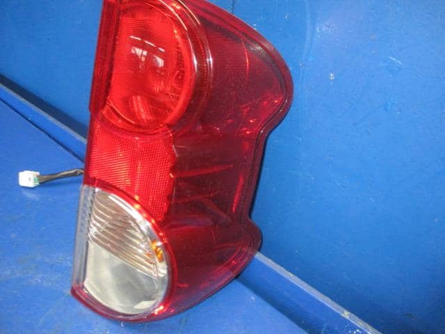 Right Tail Light NISSAN Nv200 vanette 2016 DBF-VM20 — photo 2