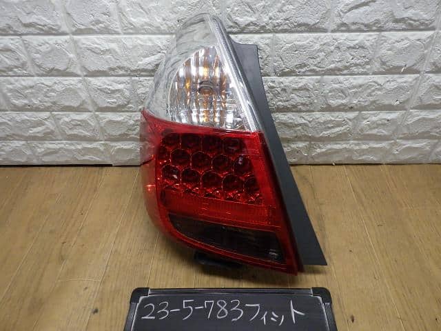 Left Tail Light HONDA Fit 2006 DBA-GD2 — photo 1