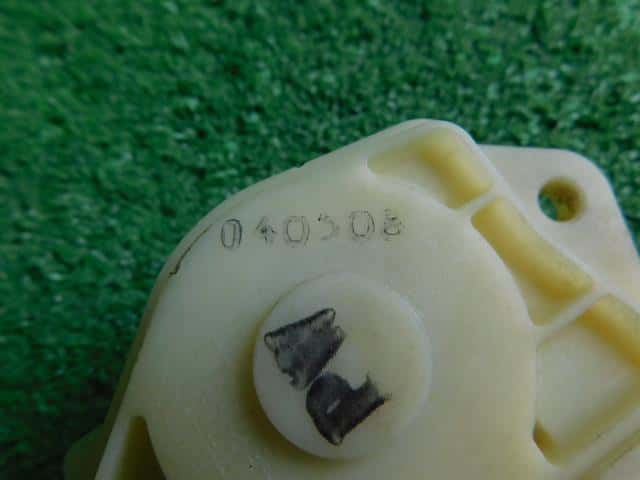 Front Left Door Lock Actuator HONDA Mobilio 2004 DBA-GB1 — photo 4