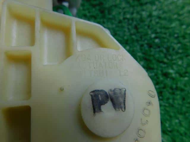 Front Left Door Lock Actuator HONDA Mobilio 2004 DBA-GB1 — photo 3