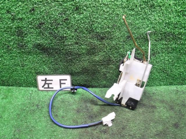 Front Left Door Lock Actuator TOYOTA Crown 1995 E-JZS151 6904030760 — photo 3
