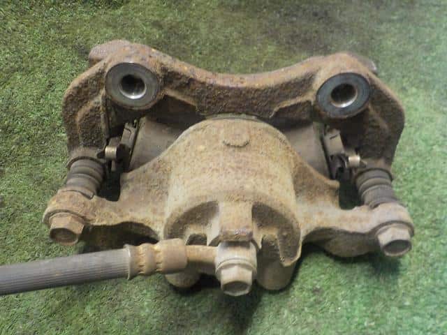 Front Right Caliper NISSAN Cube 2010 DBA-Z12 — photo 2