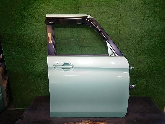 Front Right Door Assembly SUZUKI Spacia 2014 DBA-MK32S — photo 1