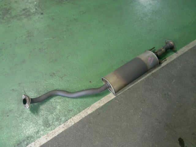Exhaust Center Muffler NISSAN Cube 2011 DBA-Z12 — photo 1