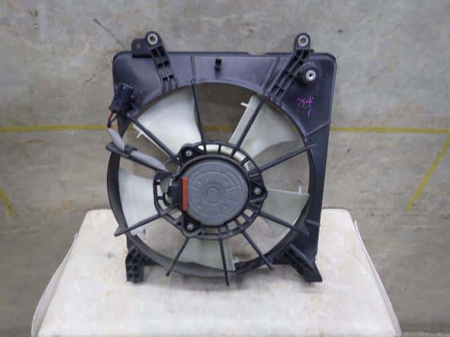 Radiator Cooling Fan HONDA Freed Spike 2010 DBA-GB3 — photo 3