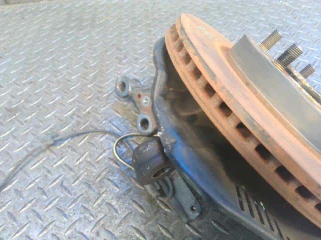 Front Right Knuckle Hub Assembly TOYOTA Auris 2013 DBA-ZRE186 — photo 2