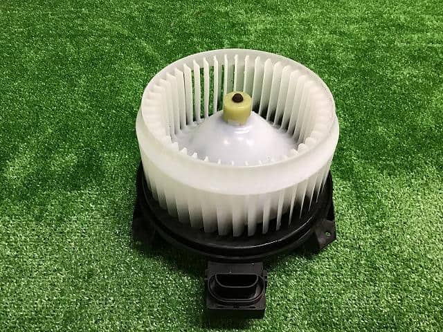 Blower Motor HONDA Vezel 2016 DBA-RU1 — photo 4