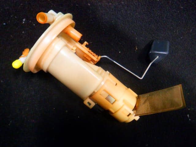 Fuel Pump DAIHATSU Tanto 2004 UA-L350S — photo 3