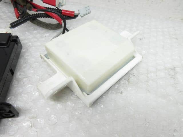 TOYOTA Crown 2012 DBA-GRS200 8698048010 — photo 3