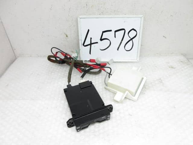 TOYOTA Crown 2012 DBA-GRS200 8698048010 — photo 1