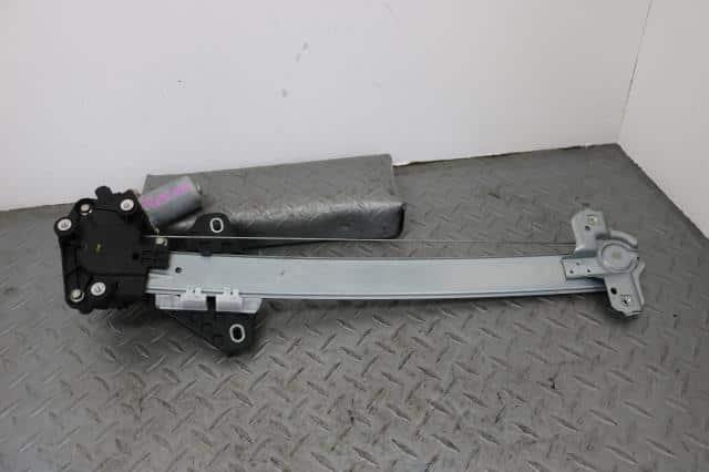 Rear Right Door Regulator HONDA Fit 2010 DBA-GE6 — photo 1