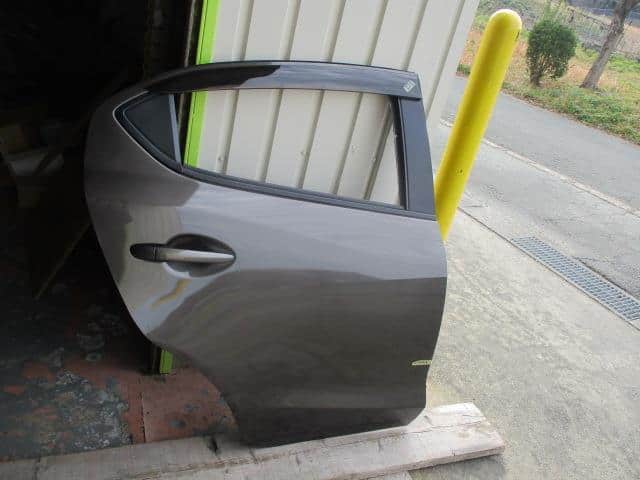 Rear Right Door Assembly MAZDA Demio 2015 LDA-DJ5FS — photo 1