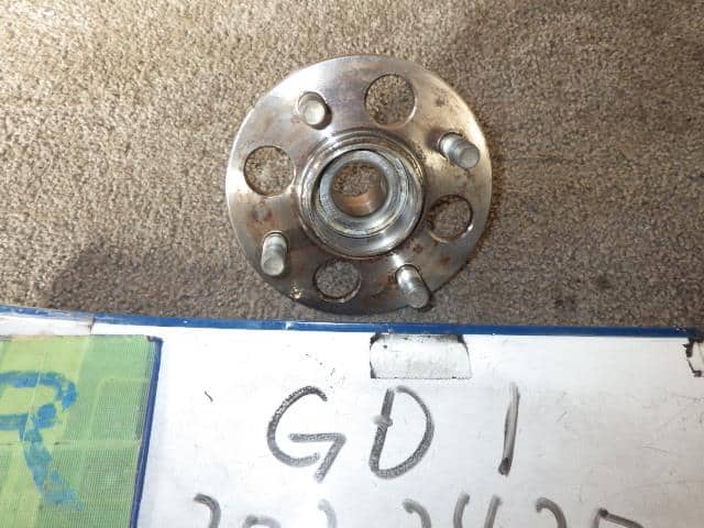 Rear Wheel Hub HONDA Fit 2004 DBA-GD1 — photo 1