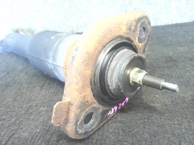 Rear Left Shock Absorber NISSAN Elgrand 2002 UA-NE51 — photo 2