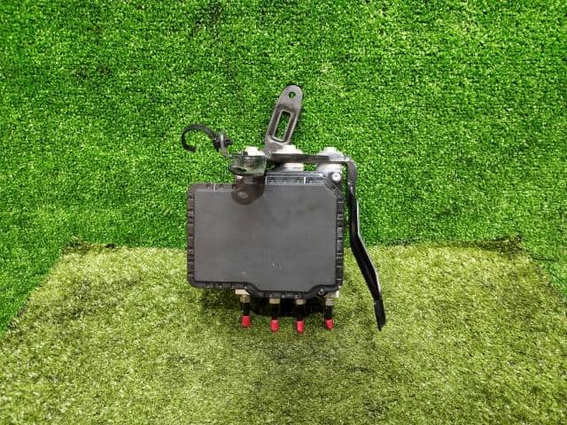 ABS Actuator HONDA Vezel 2014 DAA-RU3 — photo 1