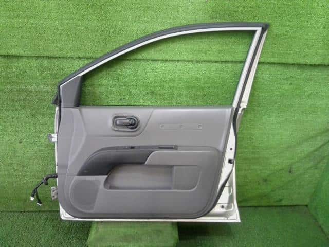 Front Right Door Assembly MAZDA Familia 2007 DBF-BVY12 1N0758020 — photo 3