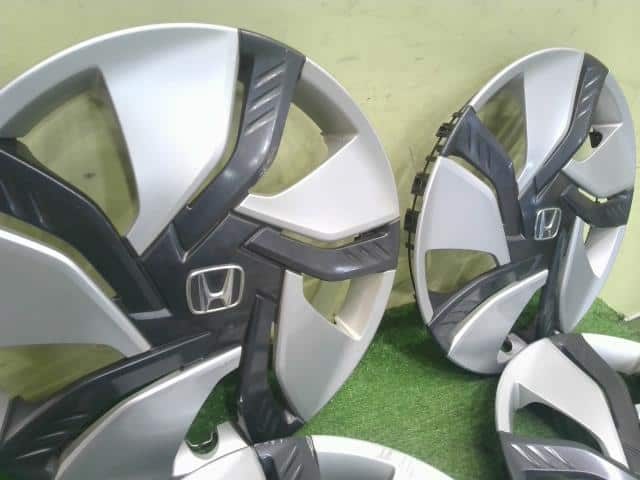 Wheel Cover HONDA Fit 2013 DAA-GP5 — photo 3