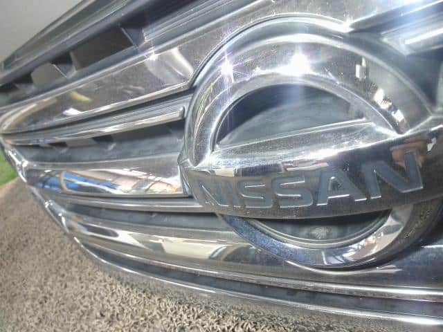Radiator Grille NISSAN Serena 2014 DAA-HC26 — photo 5