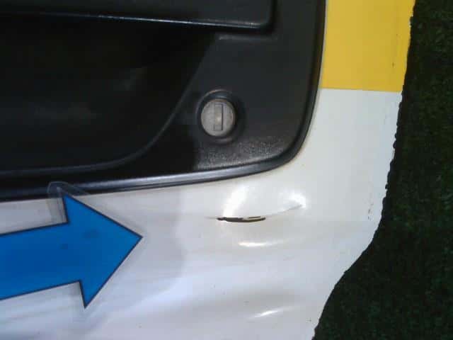 Front Left Door Assembly HINO Dutro 2010 BKG-XZU548M 6700237371 — photo 3