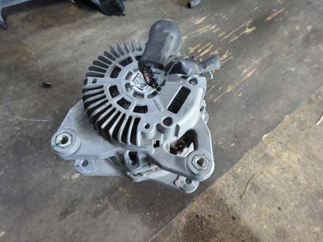 Alternator NISSAN Cube 2009 DBA-Z12 — photo 1