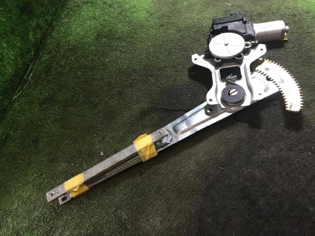 Front Right Door Regulator MITSUBISHI Minica 2005 CBA-H42A — photo 2