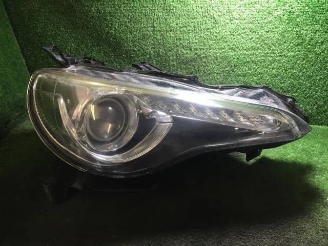Right Headlight TOYOTA 86 2012 DBA-ZN6 — photo 1