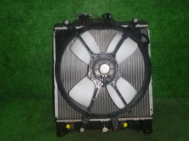 Radiator HONDA Civic 1996 E-EK3 — photo 2