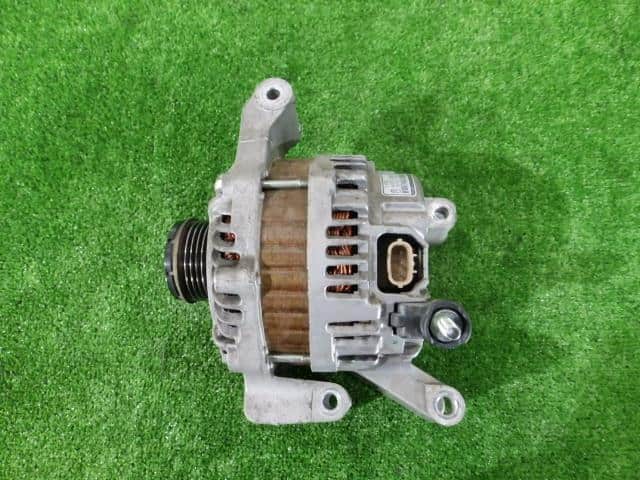Alternator MAZDA Premacy 2007 DBA-CREW LF2L18300 — photo 1