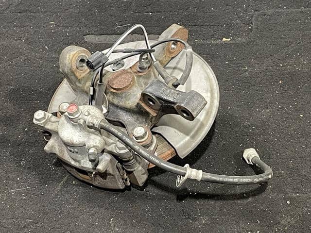 Front Right Knuckle Hub Assembly MITSUBISHI Minicab 2018 HBD-DS17 — photo 1