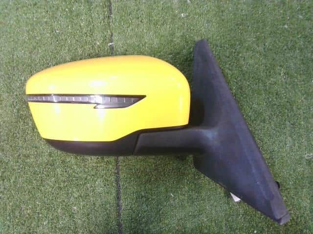 Right Side Mirror NISSAN Serena 2016 DAA-GNC27 — photo 1