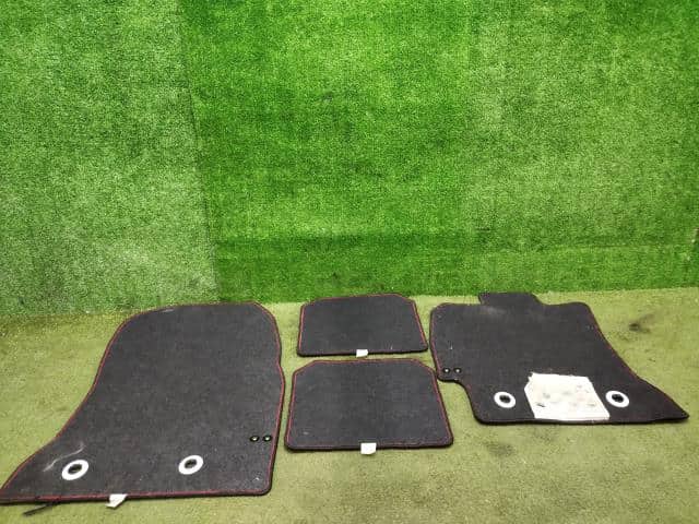 Floor Mat TOYOTA 86 2014 DBA-ZN6 — photo 2