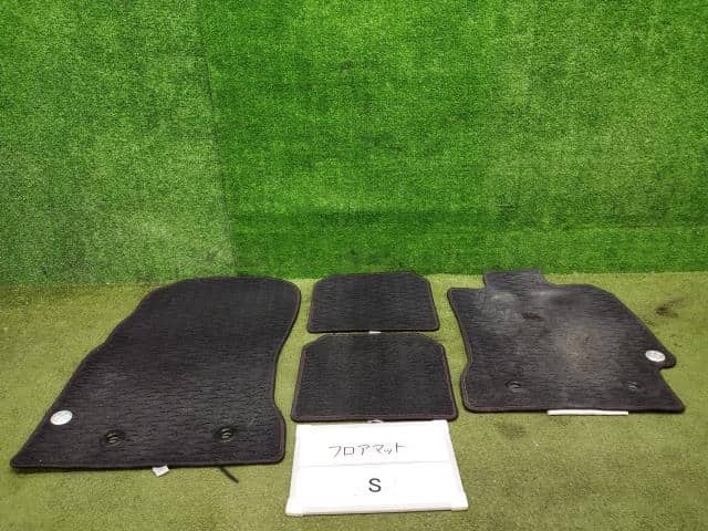 Floor Mat TOYOTA 86 2014 DBA-ZN6 — photo 6