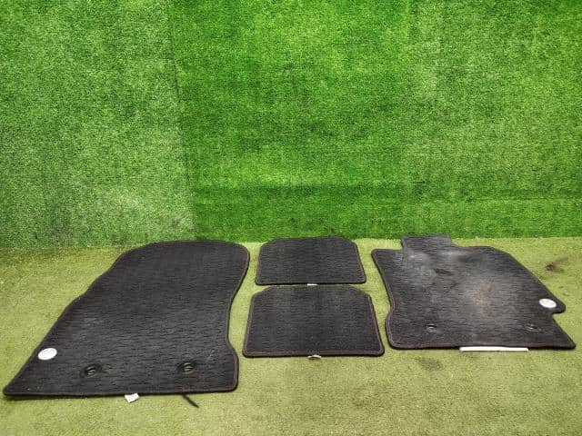 Floor Mat TOYOTA 86 2014 DBA-ZN6 — photo 1
