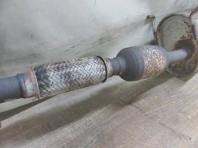 Rear Muffler DAIHATSU Hijet 1999 GD-S210P — photo 2