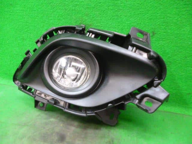 Right Fog Light MAZDA Atenza 2012 LDA-GJ2FW GEG151680B — photo 2