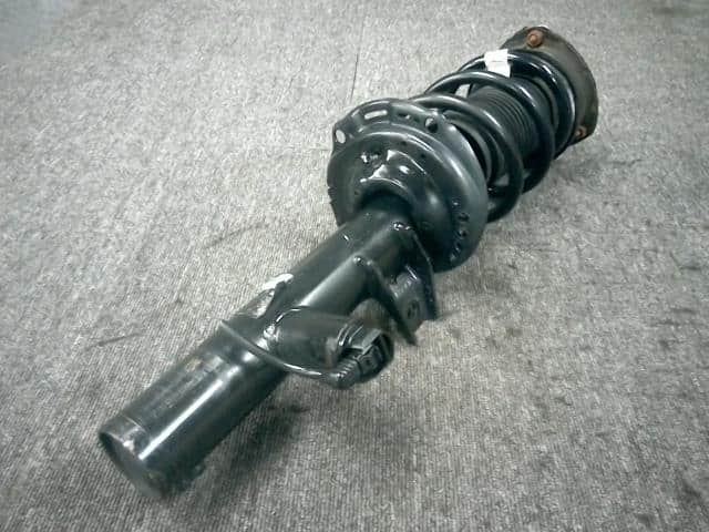 Front Right Strut VOLKSWAGEN Golf R 2014 ABA-AUCJXF 5Q0413031ED — photo 3