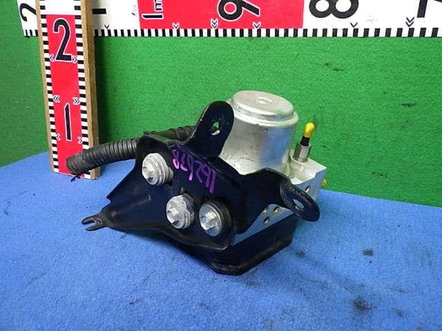 ABS Actuator HONDA Step Wagon 2012 DBA-RK6 — photo 4