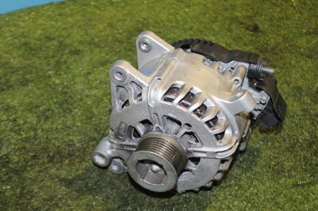 Alternator NISSAN Serena 2014 DAA-HC26 — photo 2