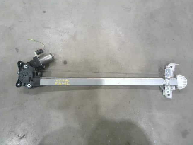 Front Left Door Regulator SUZUKI Wagon R 2017 DAA-MH55S 8340263R00 — photo 1