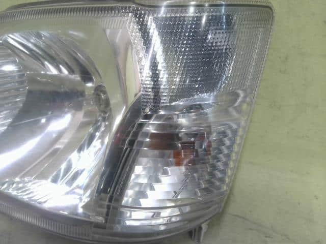 Left Headlight DAIHATSU Hijet 2010 EBD-S331V — photo 2