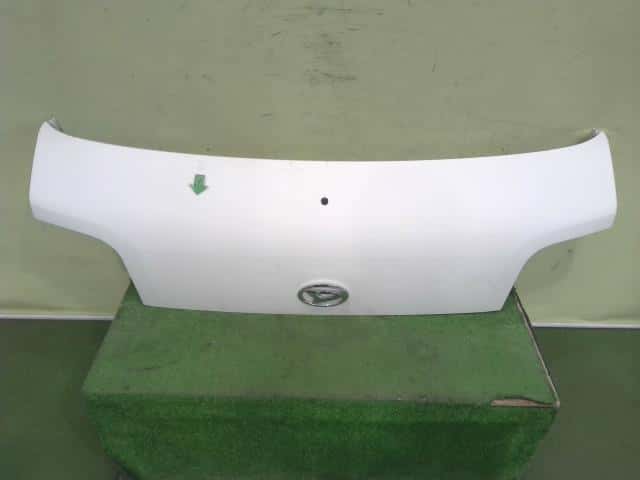 Bonnet Hood DAIHATSU Hijet 2010 EBD-S331V — photo 1
