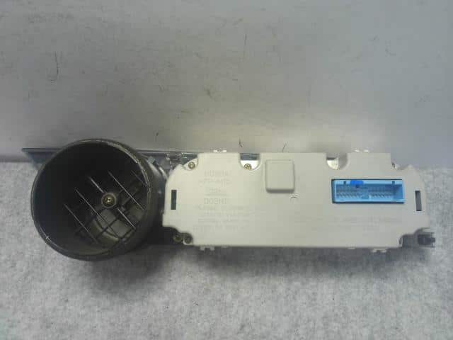 A/C Control Panel HONDA Integra 2004 ABA-DC5 — photo 2