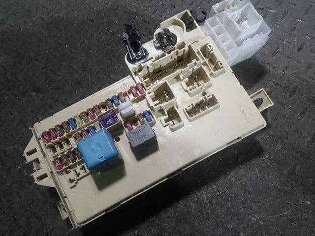 Fuse Box SUBARU Pleoplus 2013 DBA-LA3 — photo 1